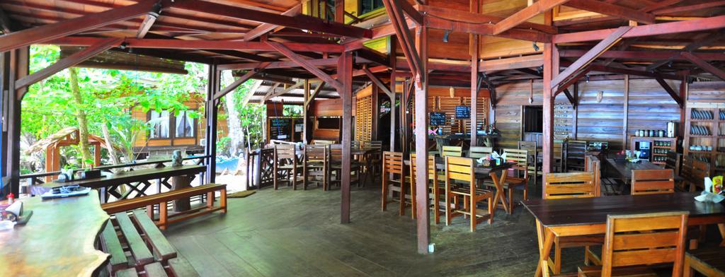 Raja Ampat Dive Resort Tapokreng Екстер'єр фото