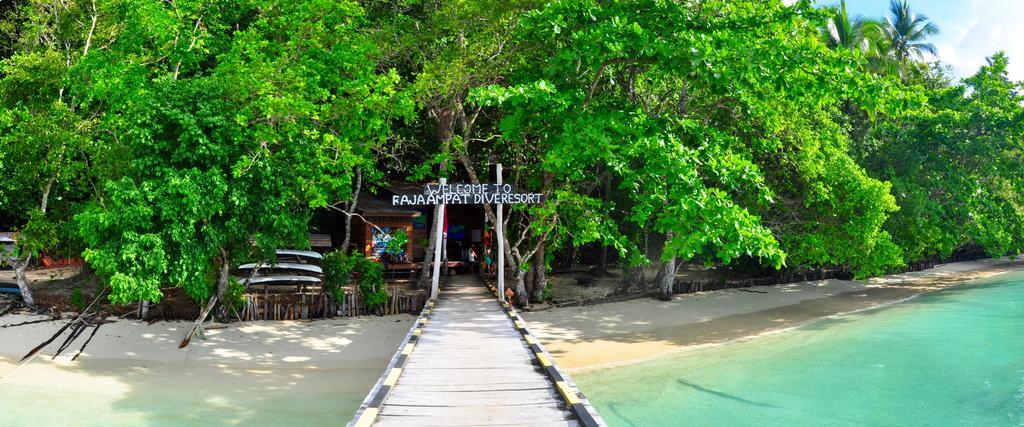 Raja Ampat Dive Resort Tapokreng Екстер'єр фото