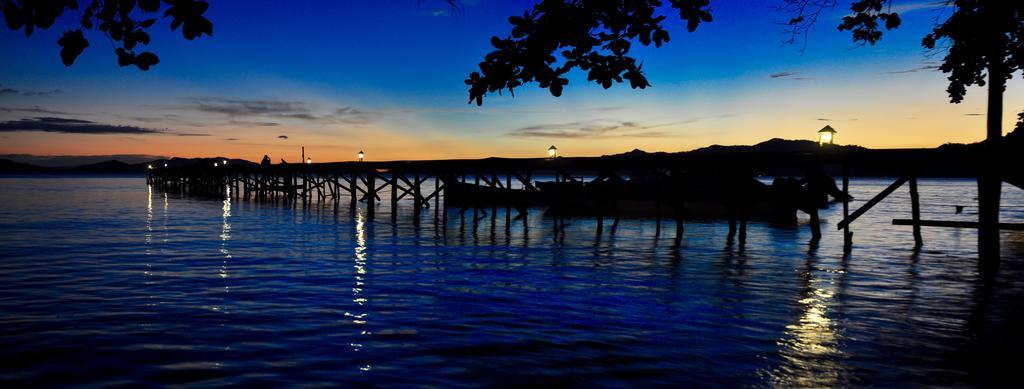 Raja Ampat Dive Resort Tapokreng Екстер'єр фото