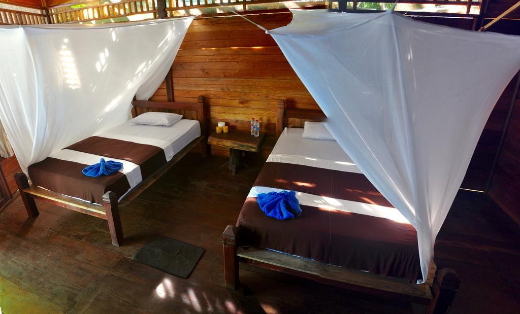 Raja Ampat Dive Resort Tapokreng Екстер'єр фото