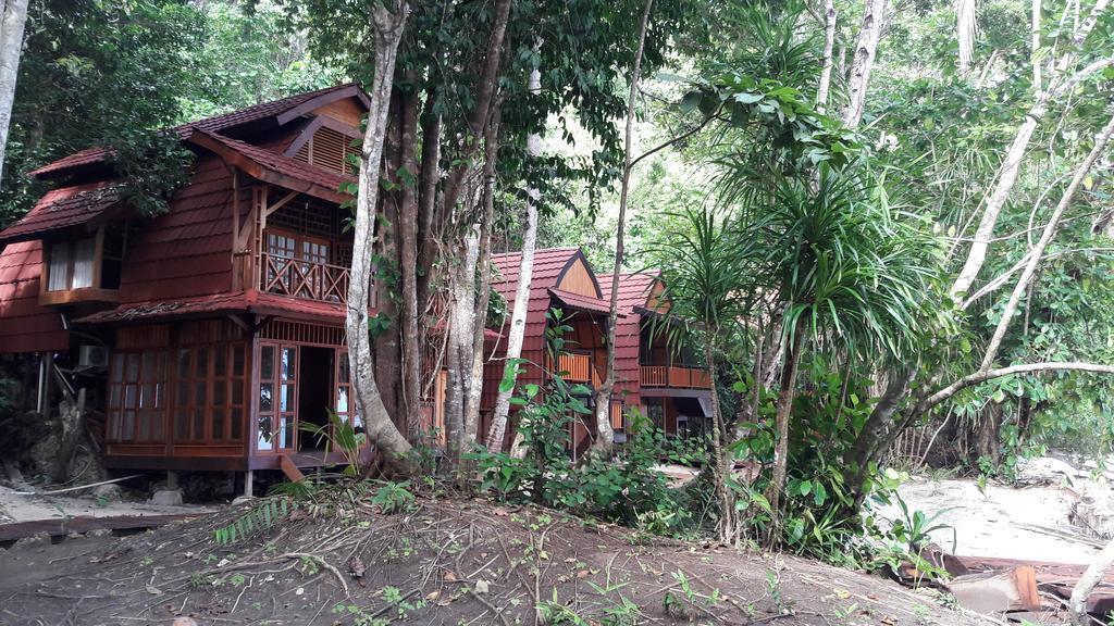 Raja Ampat Dive Resort Tapokreng Екстер'єр фото