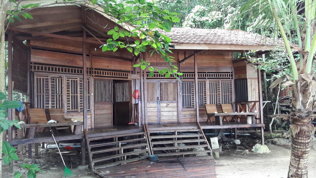 Raja Ampat Dive Resort Tapokreng Екстер'єр фото