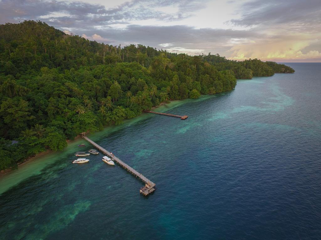 Raja Ampat Dive Resort Tapokreng Екстер'єр фото