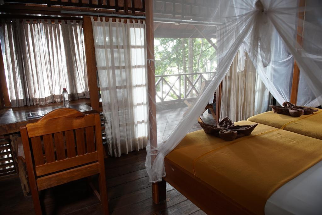 Raja Ampat Dive Resort Tapokreng Екстер'єр фото